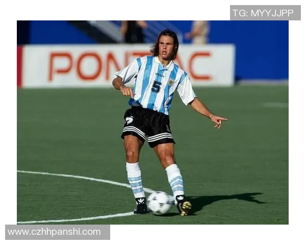 足球历史后腰位置十大传奇球星盘点及其影响力分析