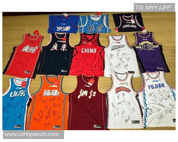 足球星卡球衣收藏新风潮 探秘球迷心中最具价值的珍稀宝物